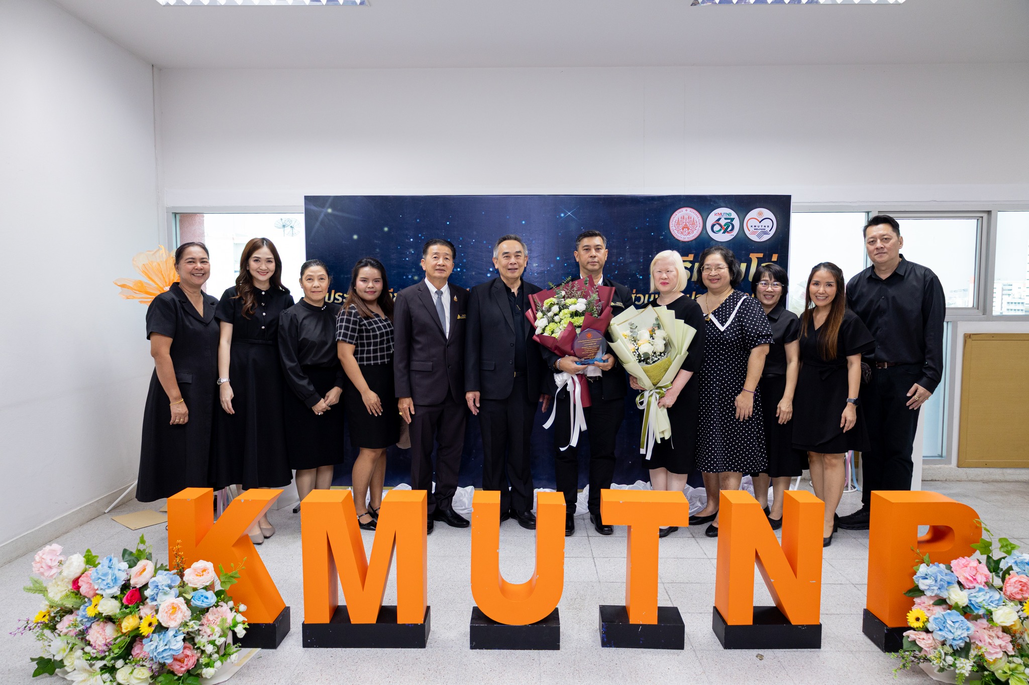 คณะผู้บริหารและบุคลากรสำนักพัฒนาเทคนิคศึกษา ร่วมแสดงความยินดีบุคลากรรับรางวัลผู้ปฏิบัติงานดีเด่น ประจำปี 2568