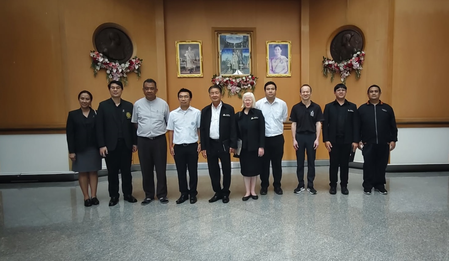 ผู้บริหารและบุคลากรสำนักพัฒนาเทคนิคศึกษา ร่วมประชุมและสำรวจข้อมูล โครงการศึกษาวิจัยฯ การอนุรักษ์พลังงานผ่านเทคโนโลยีโลกเสมือน